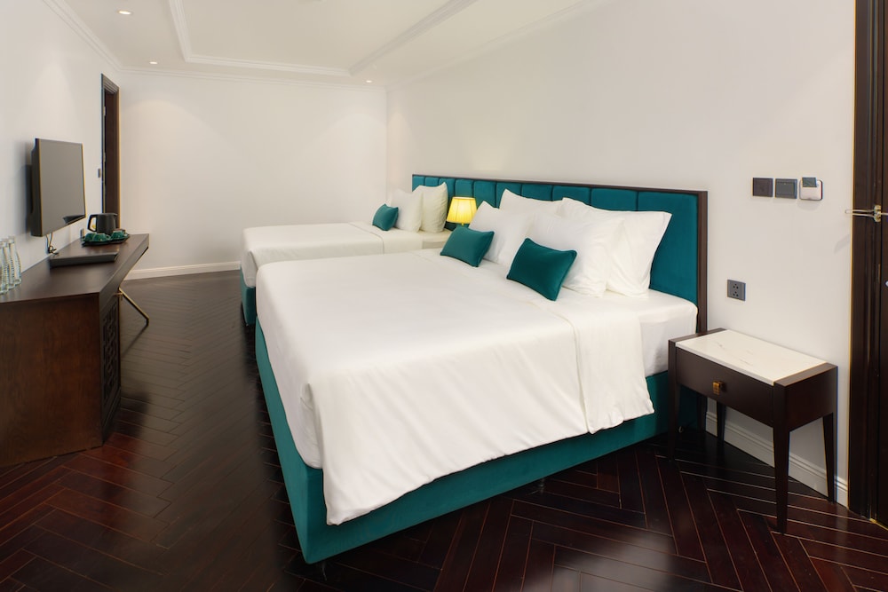 The Almin Hotel Halong 8/33