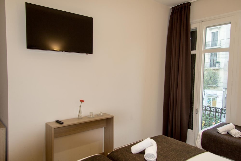 Hostal Barcelona Travel 30/35