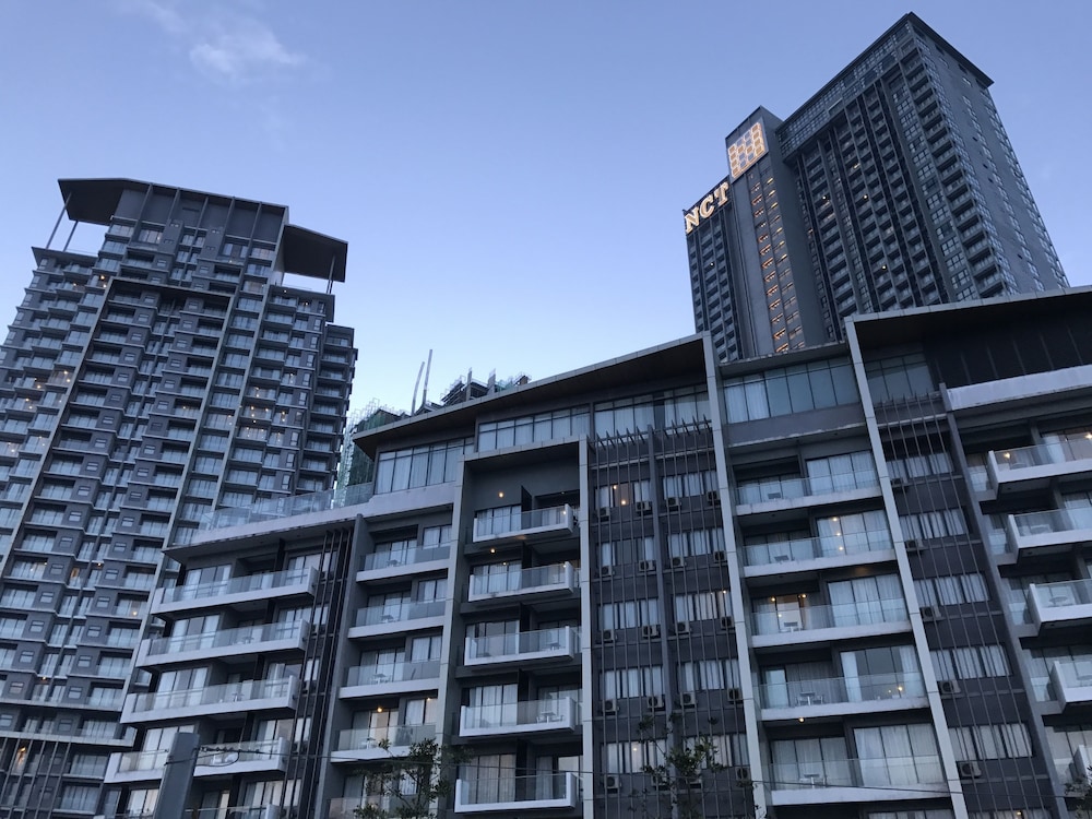 Sky D'Mont Suites 2/50