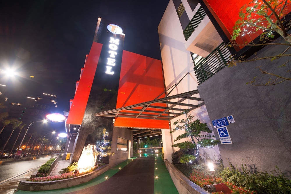 Ting-Shuai Motel 64/68