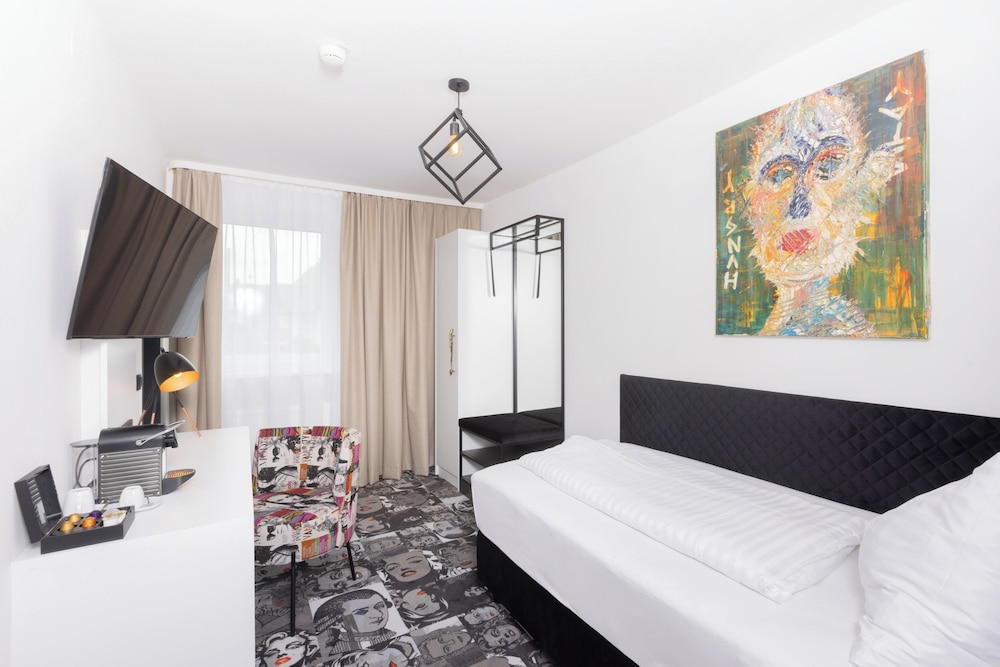 Superior, Single, Single Bed, Garden Wing