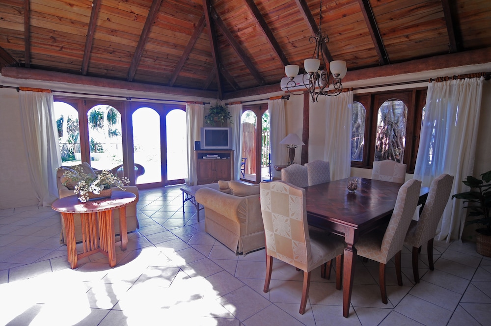 Hideaway Island Resort 53/75
