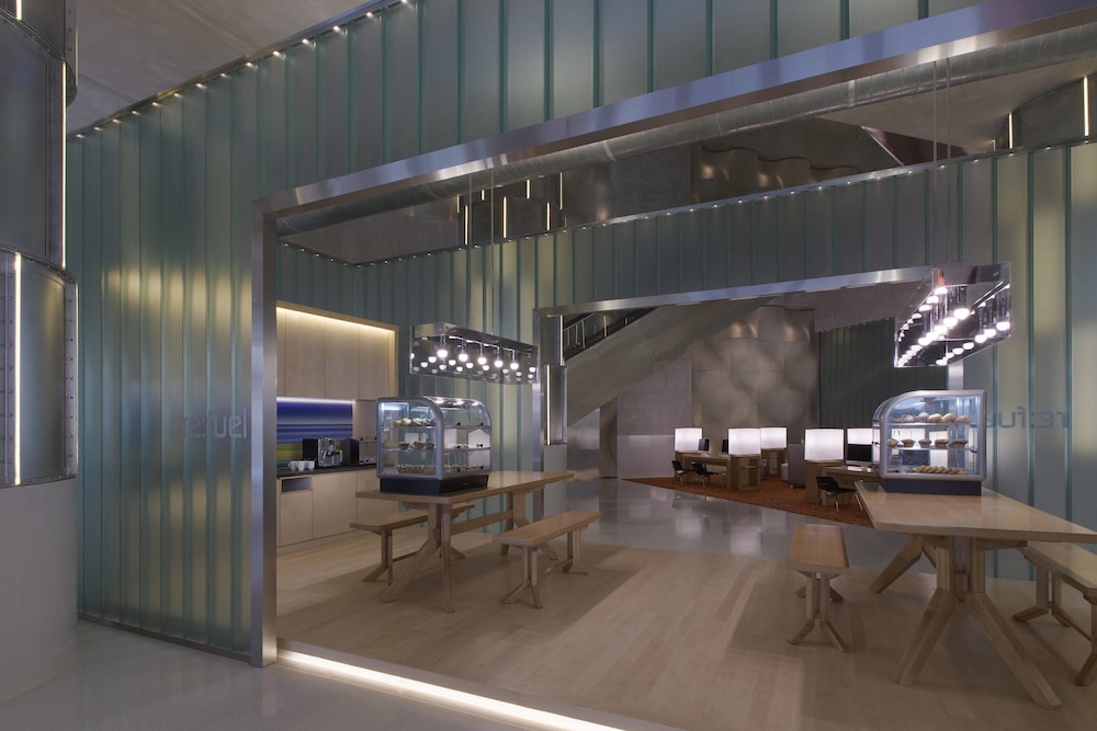 Aloft Kuala Lumpur Sentral Hotel 60/82