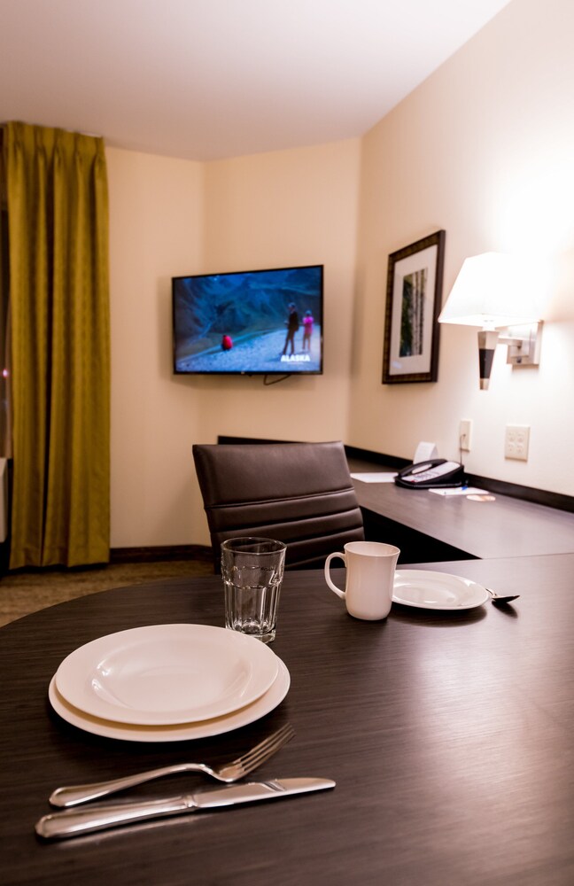 Candlewood Suites FAIRBANKS 62/79