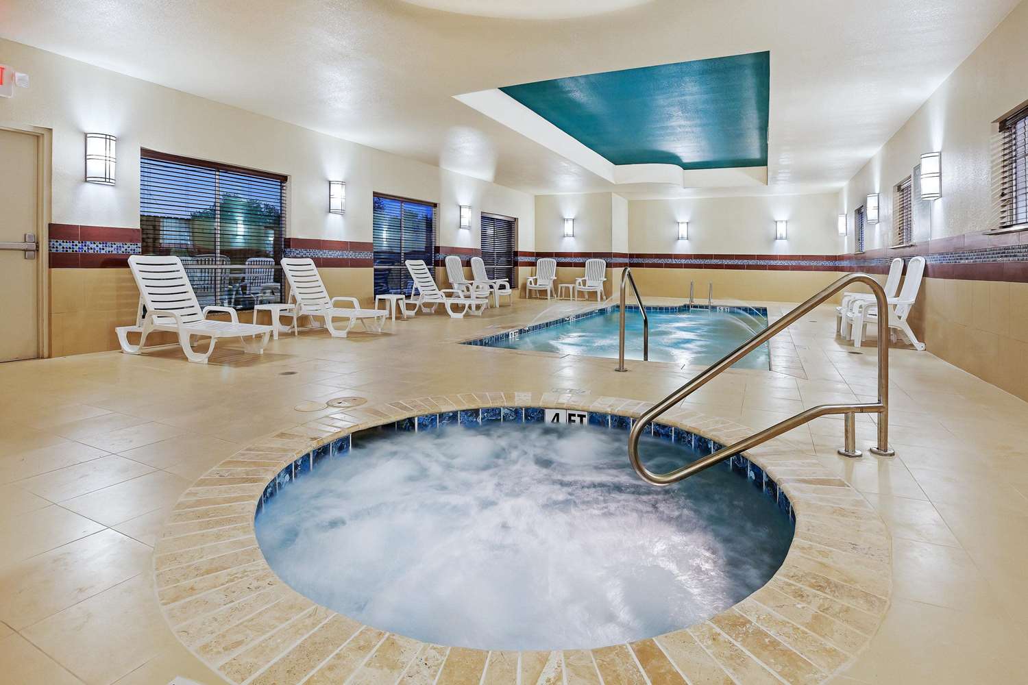 La Quinta Inn Suites Pearsall 30/56