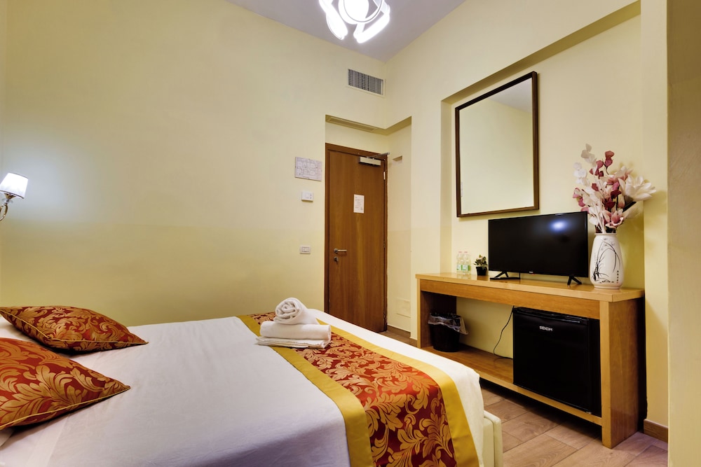 ROOM, SINGLE, DOUBLE BED
