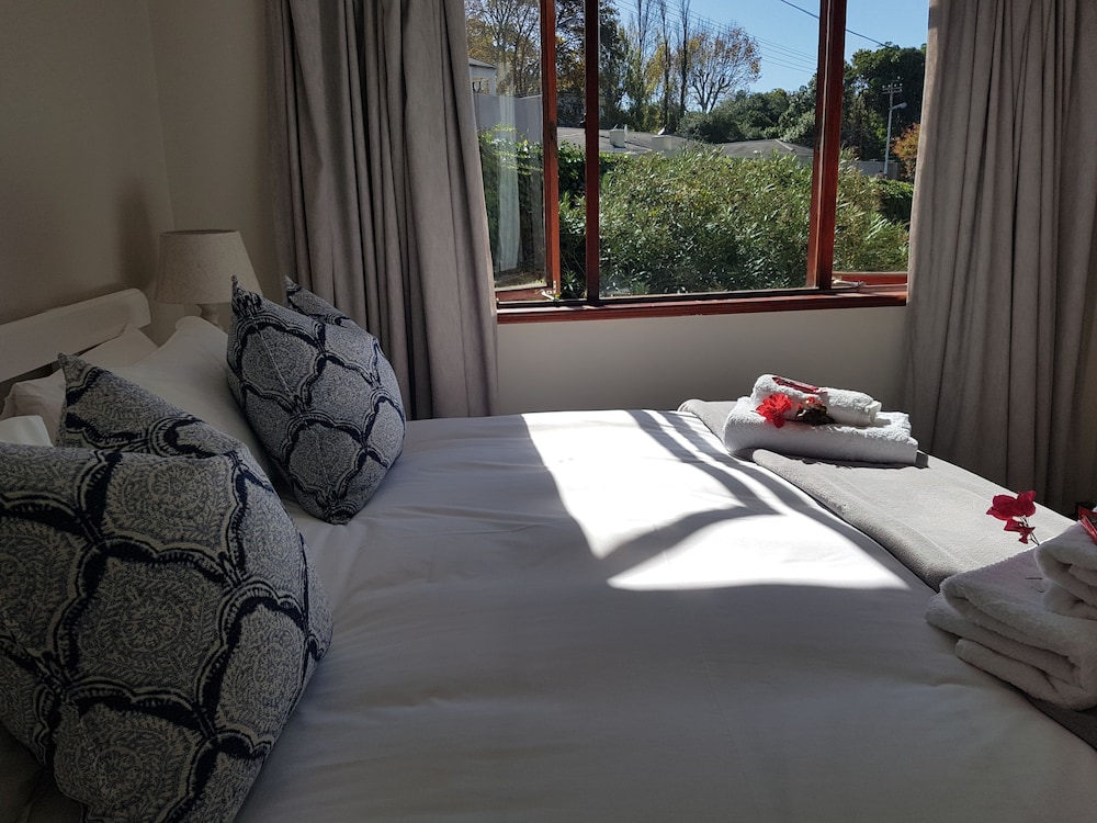 Valley Heights Guest House B&B 7/29