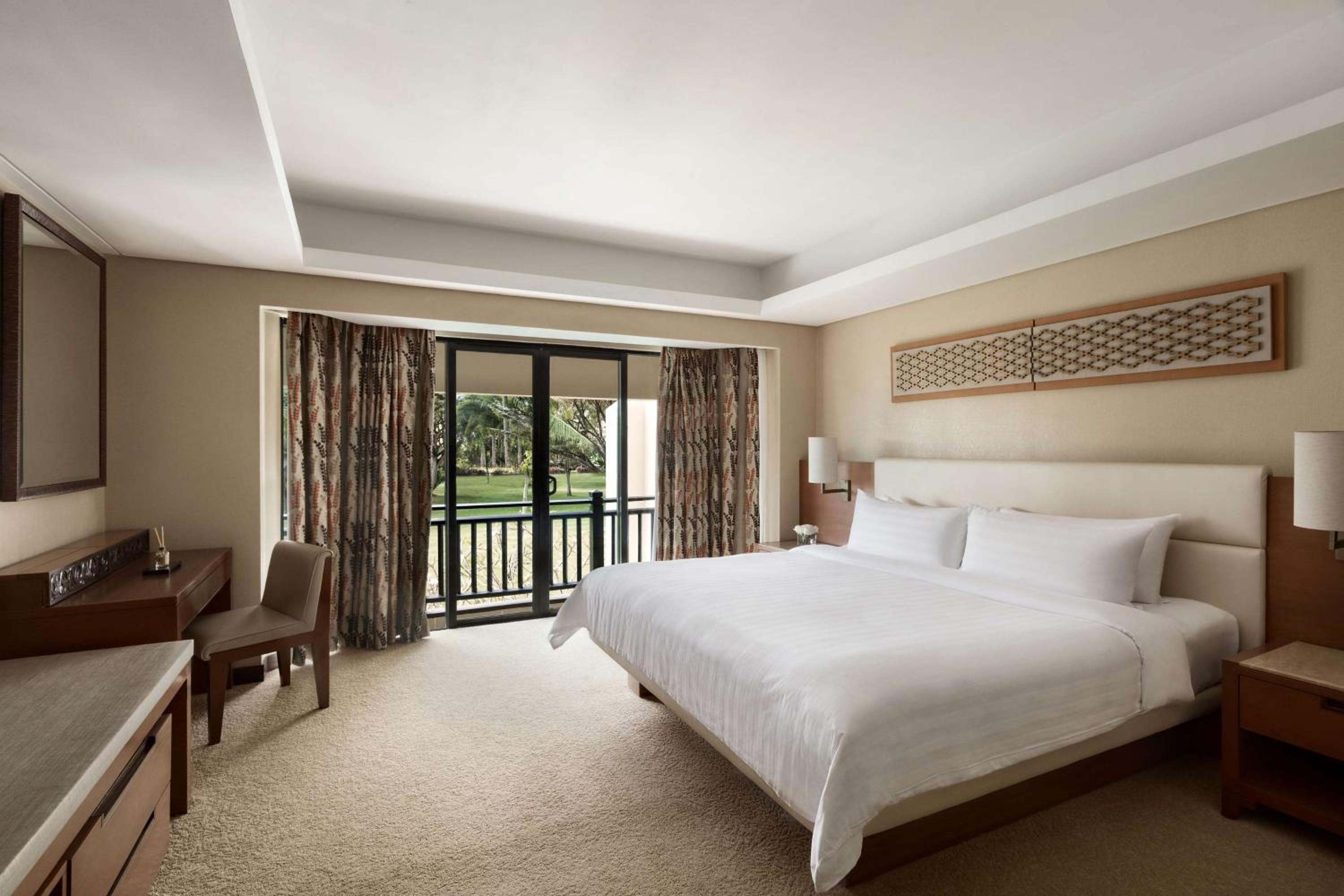 Executive, Suite, Garden Wing