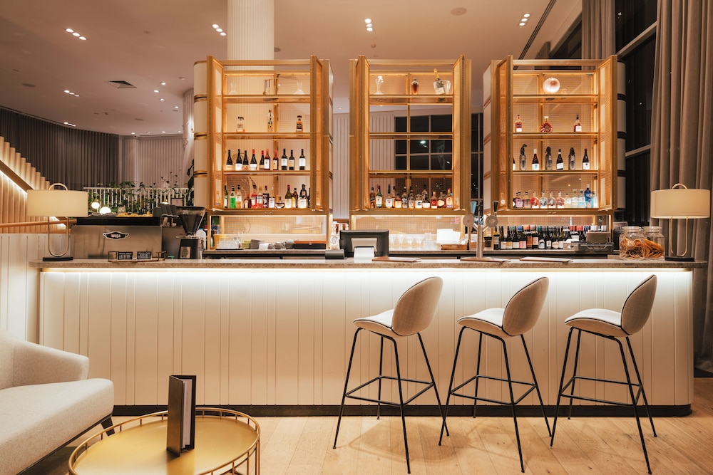 Novotel Sydney Darling Square 48/65