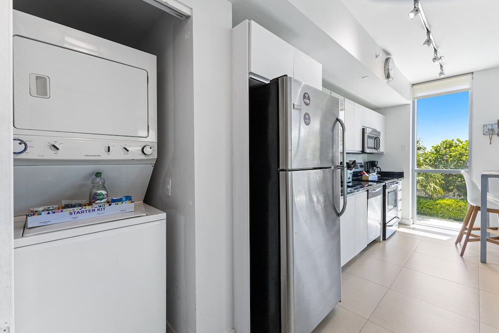 Dharma Home Suites Miami At Monte Carlo 27/53