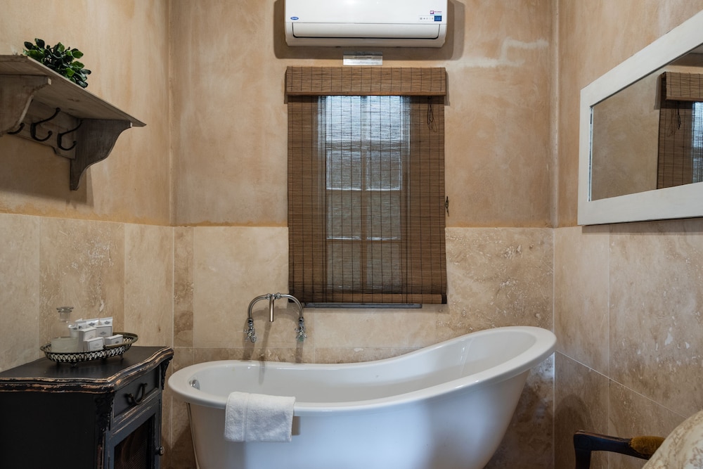 Petite Provence B B 30/68