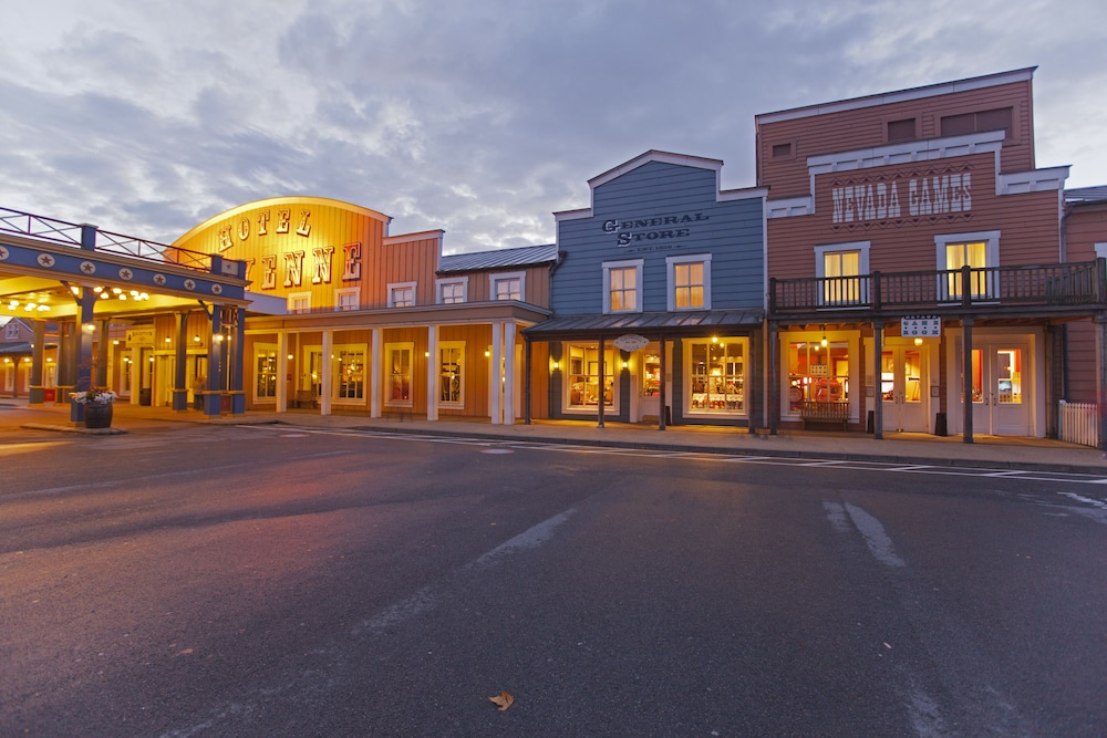 Disney S Hotel Cheyenne 4/46