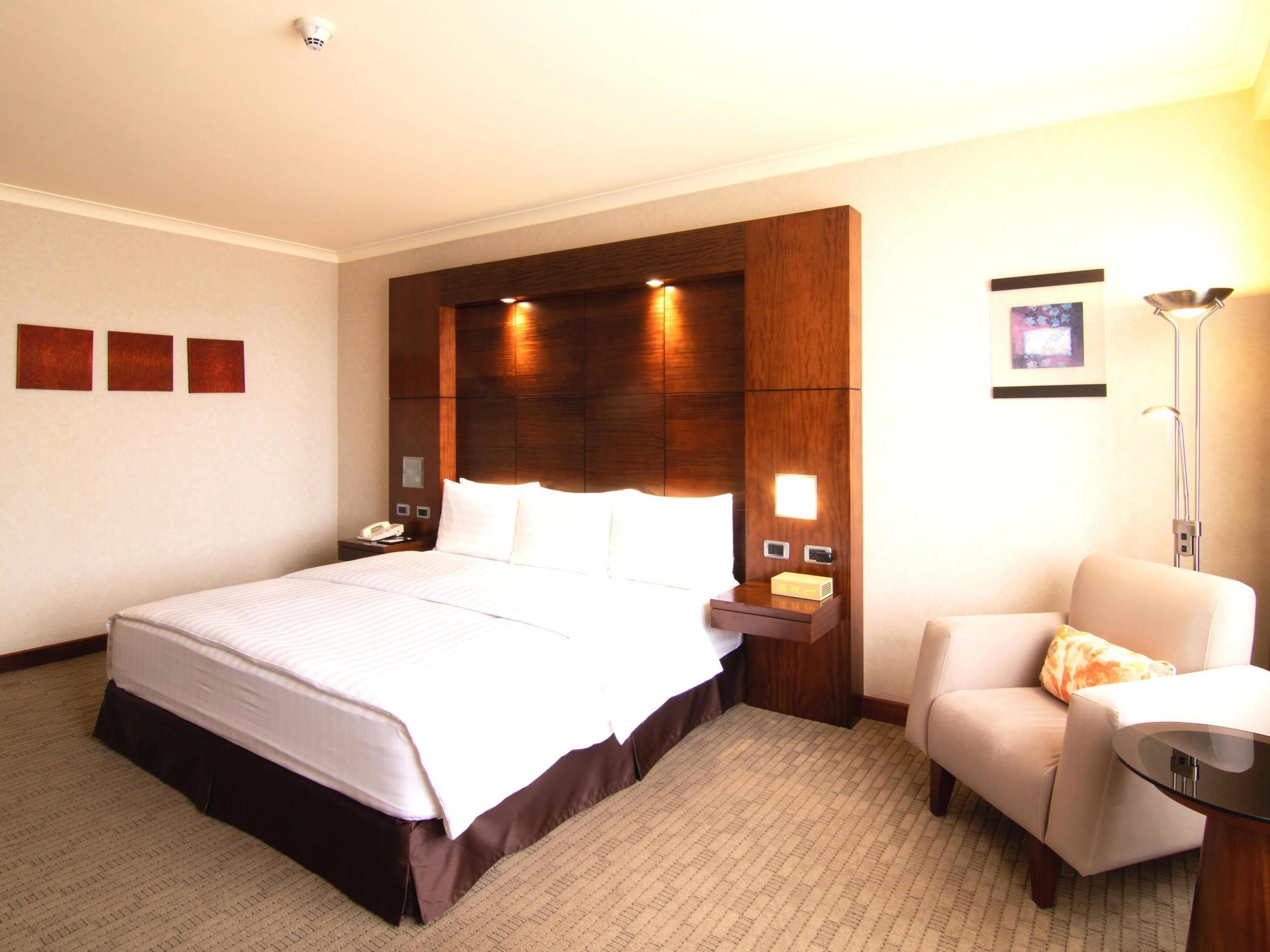 SWISS, EXECUTIVE, KING BED