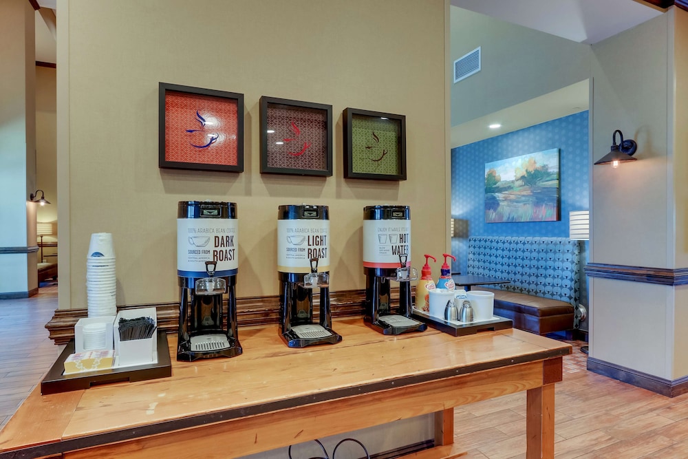 Hampton Inn & Suites Hartsville 45/76