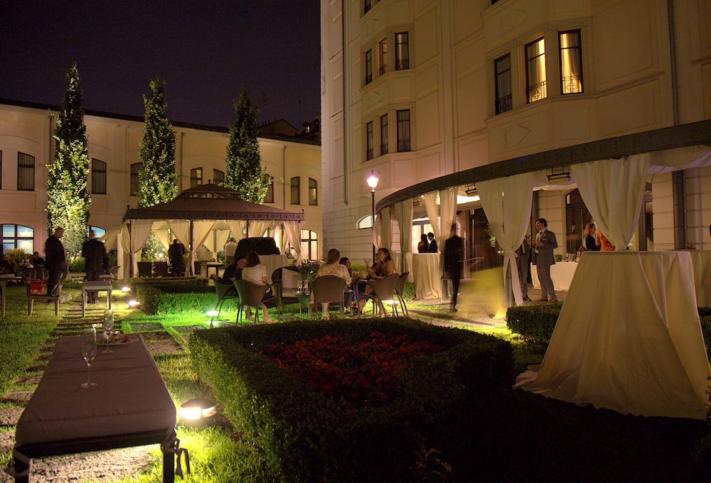 Grand Visconti Palace Hotel 69/75