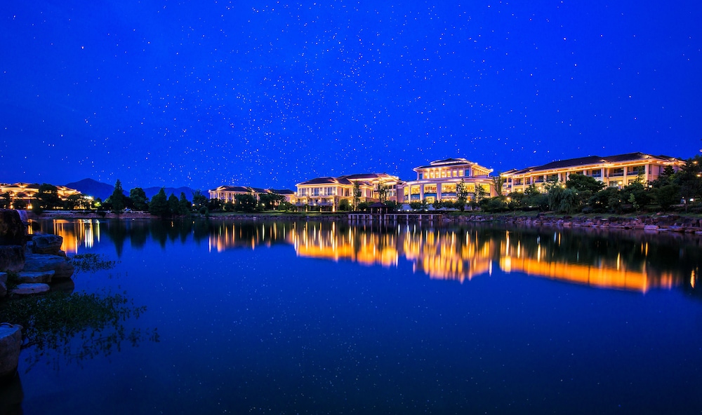 NEW CENTURY RESORT SIMING LAKE YUYAO 25/29
