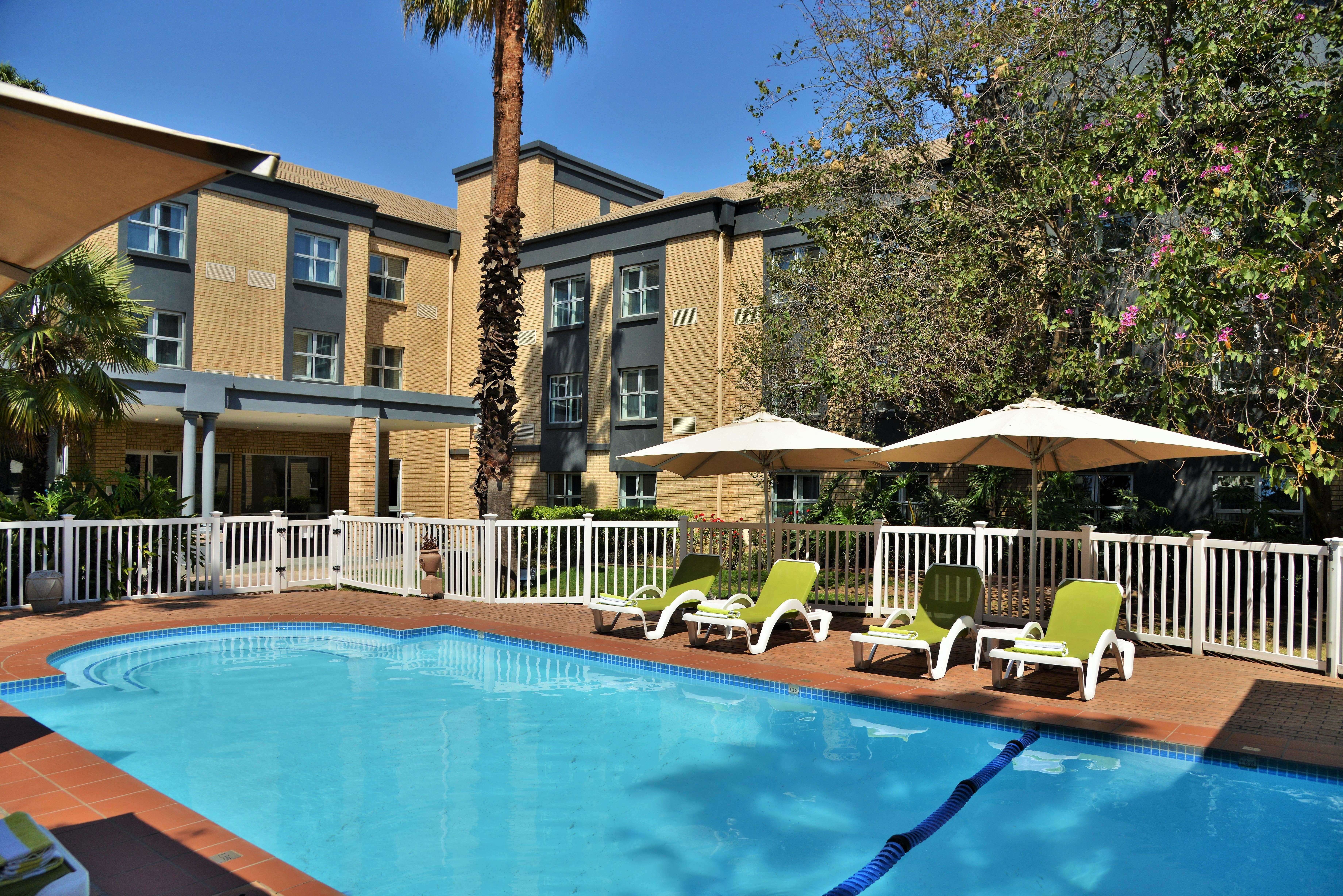 Holiday Inn Johannesburg Airport Previously Know As the Airport Grand Hotel And Conference Centre 48/50