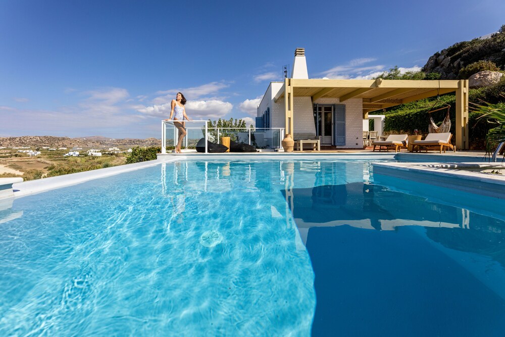 Villa Paradise 28/50