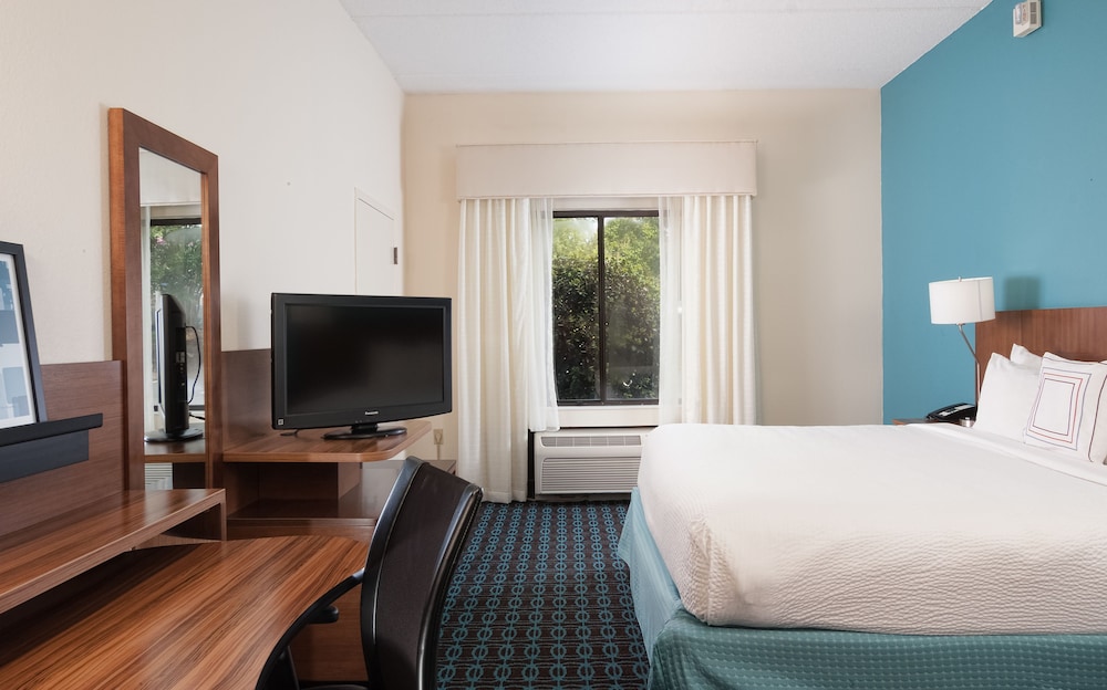 Fairfield Inn & Suites Atlanta Airport South/Sullivan Road 16/50