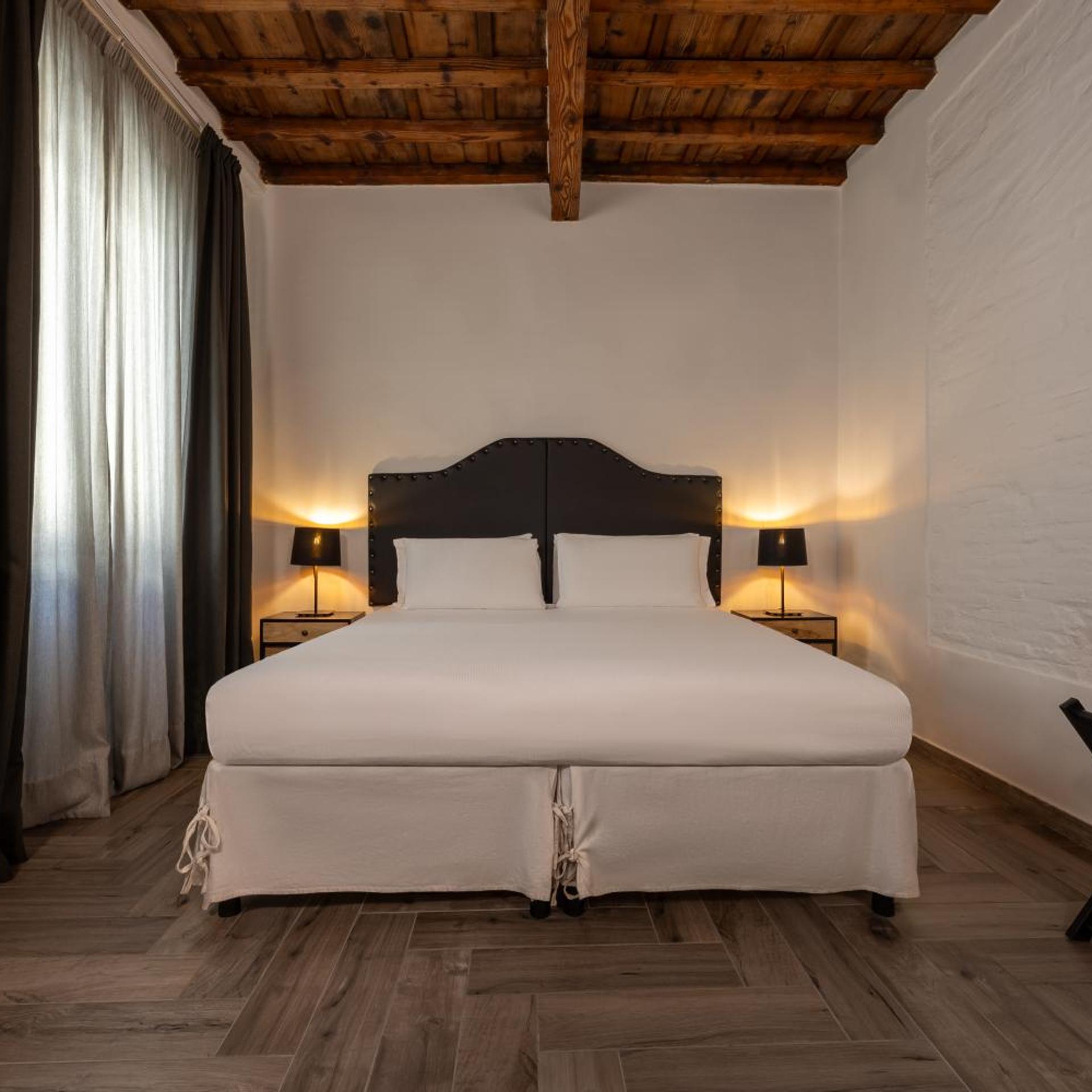 شقة، Hotel Globus 2/10