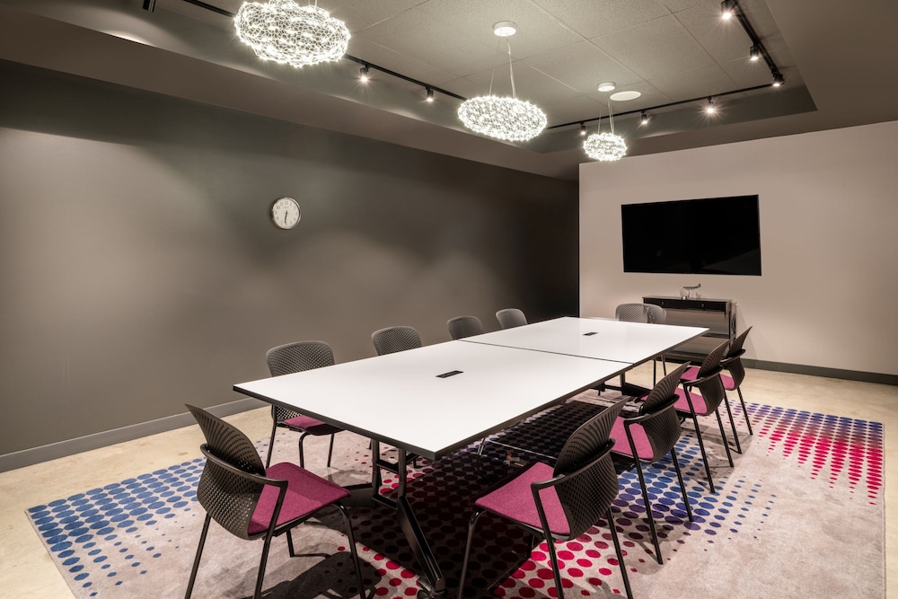 Aloft Austin South 23/28