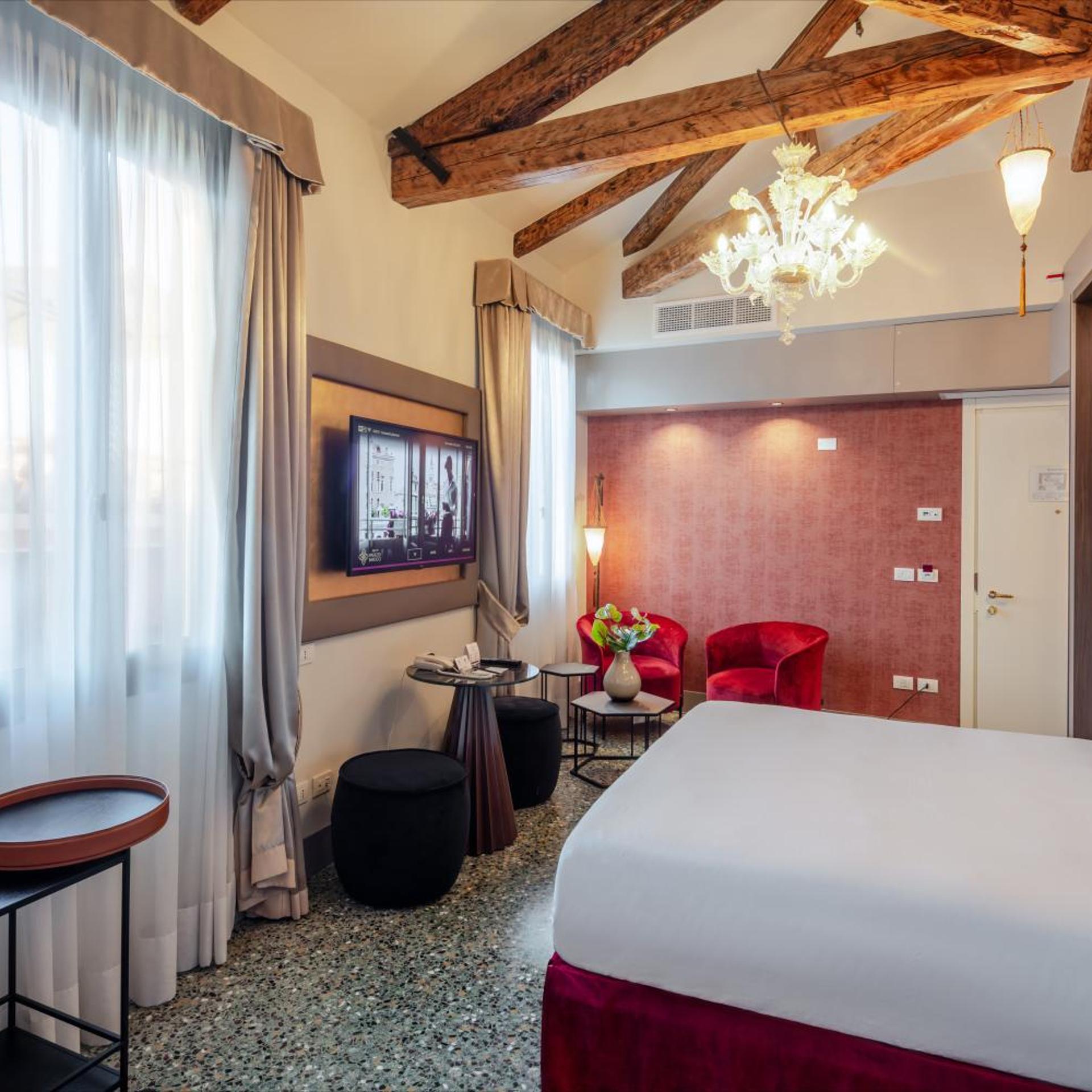 Junior Suite with View with Terrace