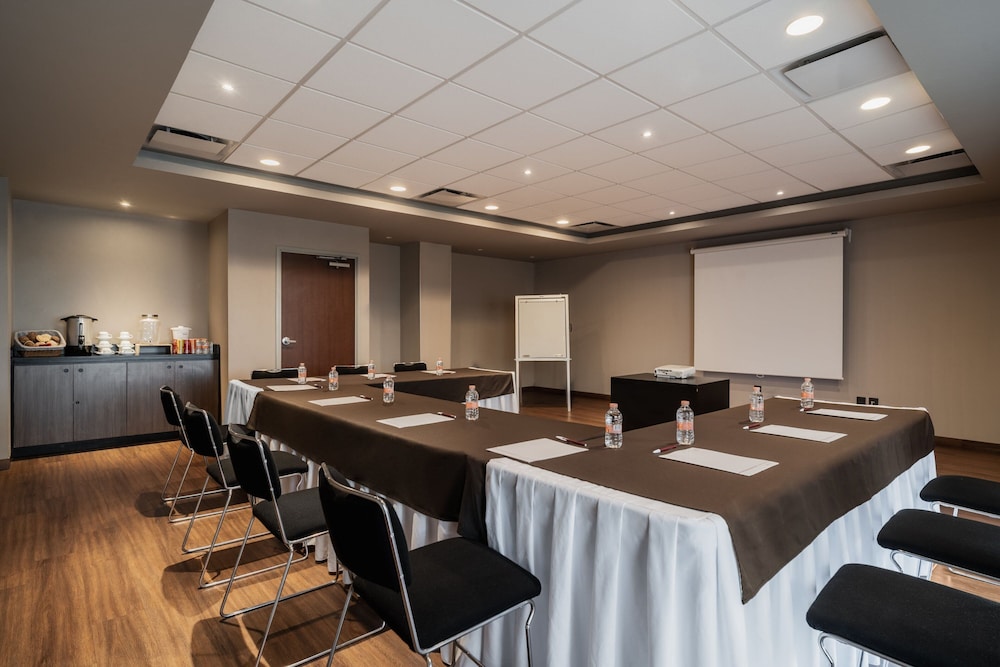 City Express Suites by Marriott Queretaro 62/73