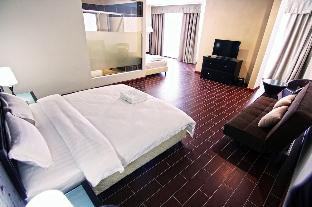 Putatan Platinum Hotel 8/31