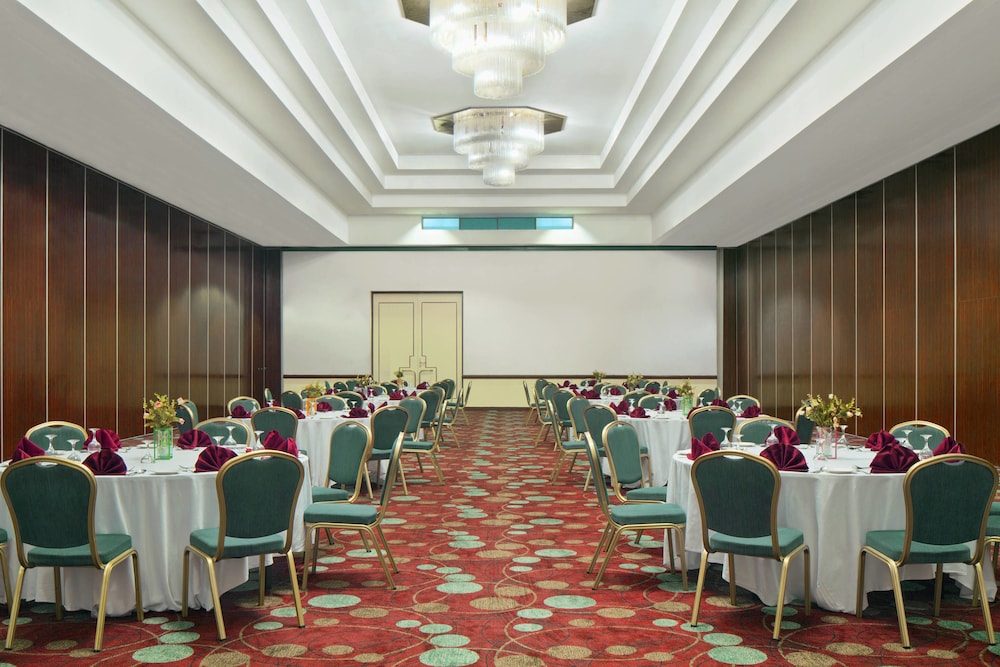 Abuja Continental Hotel 52/56