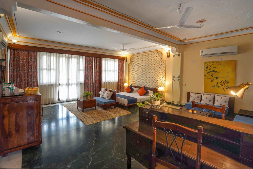 Hotel Diggi Palace 20/40