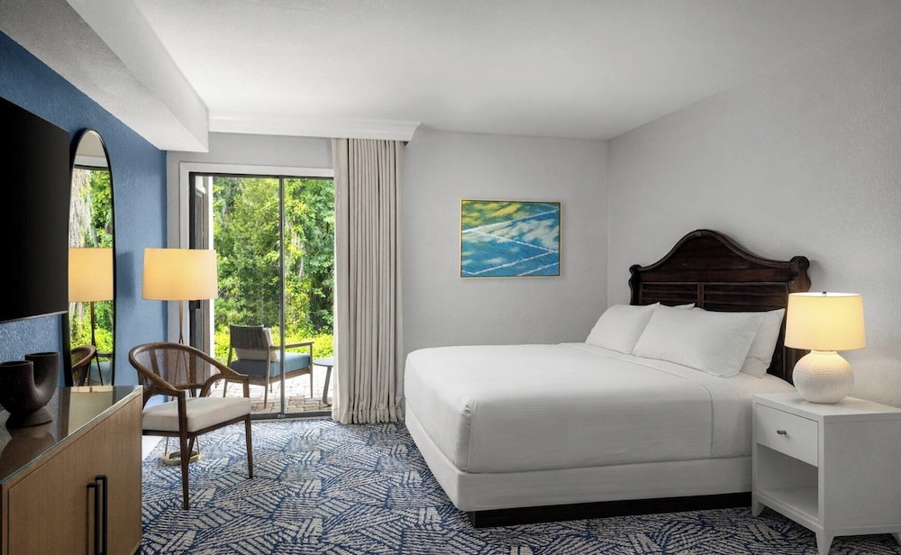 1 Bedroom, Renovated, Suite, King Bed