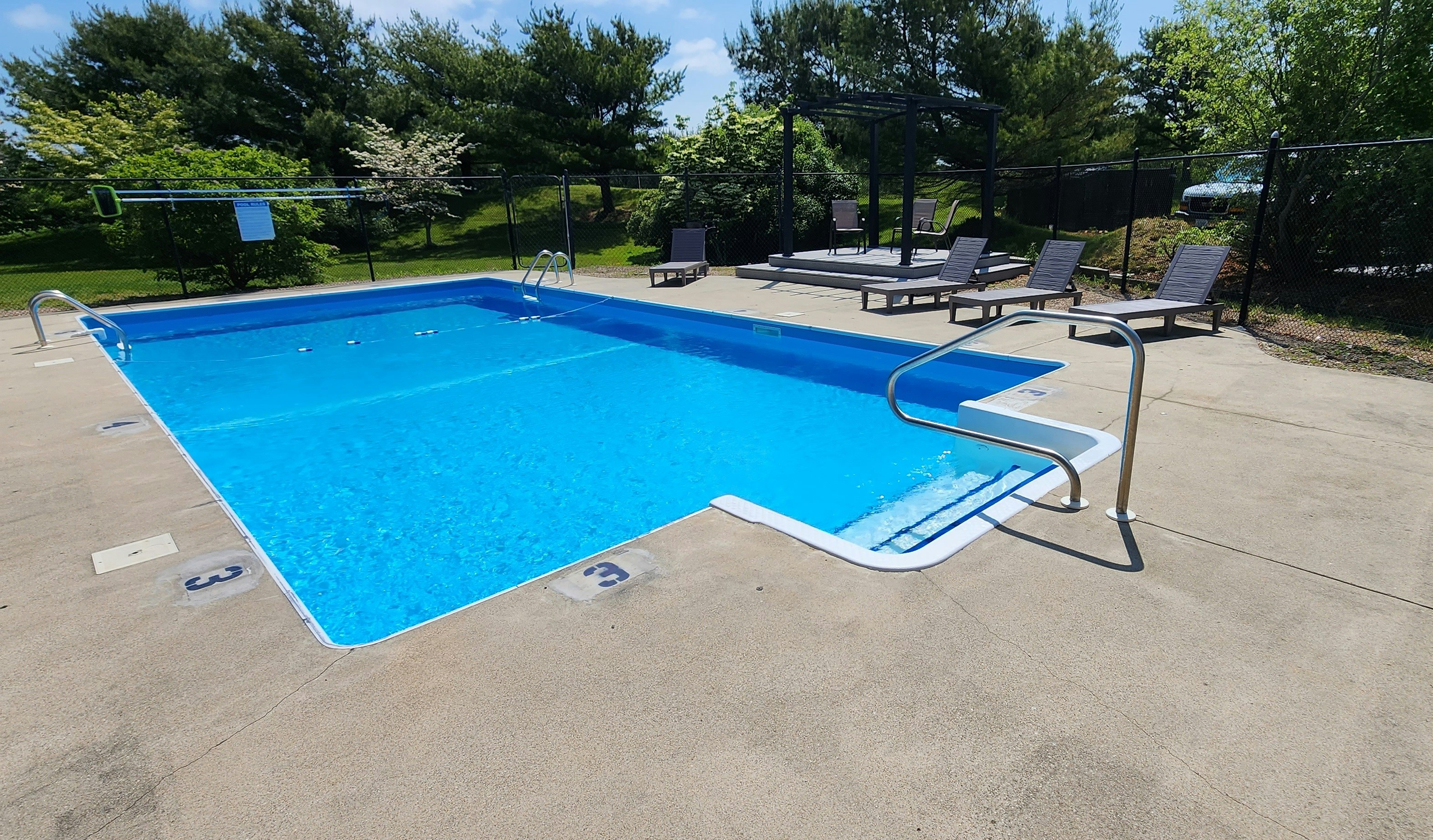 Red Roof Inn & Suites Newport – Middletown, RI 34/44