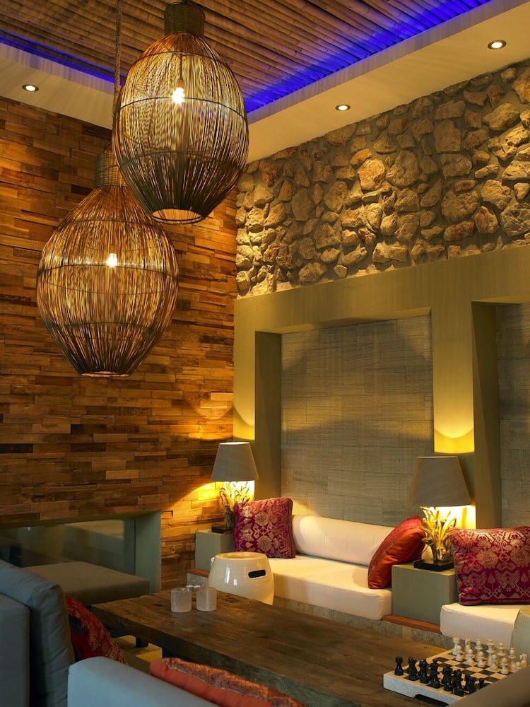 The Giri Residence Hotel & Spa 24/39