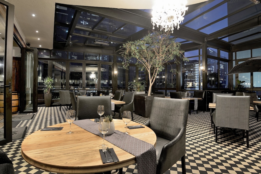 Davinci Hotel And Suites On Nelson Mandela Square 51/67
