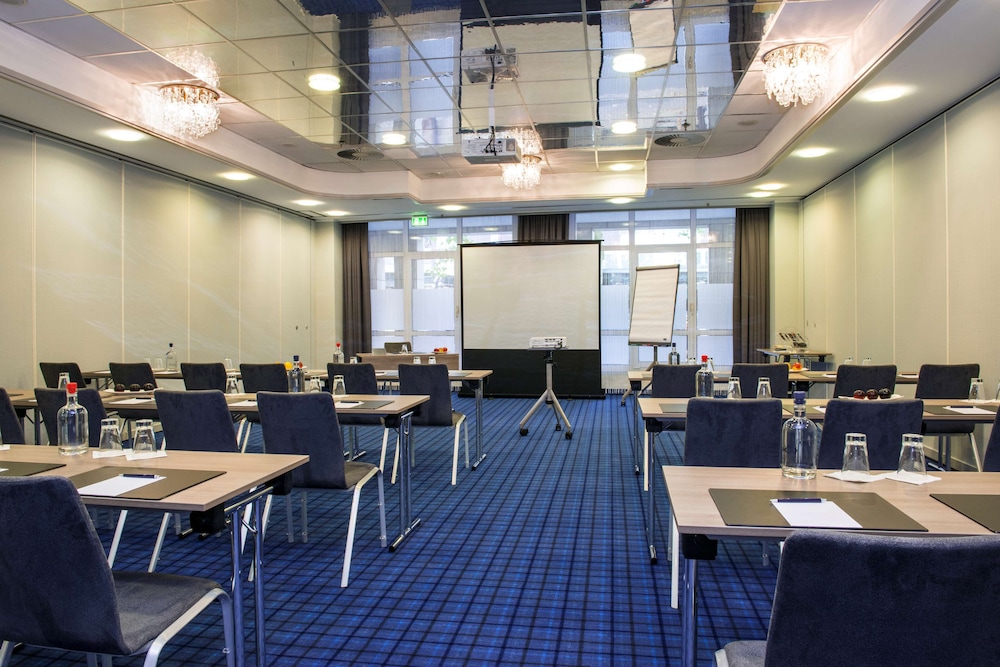 Radisson Blu Bremen 64/72