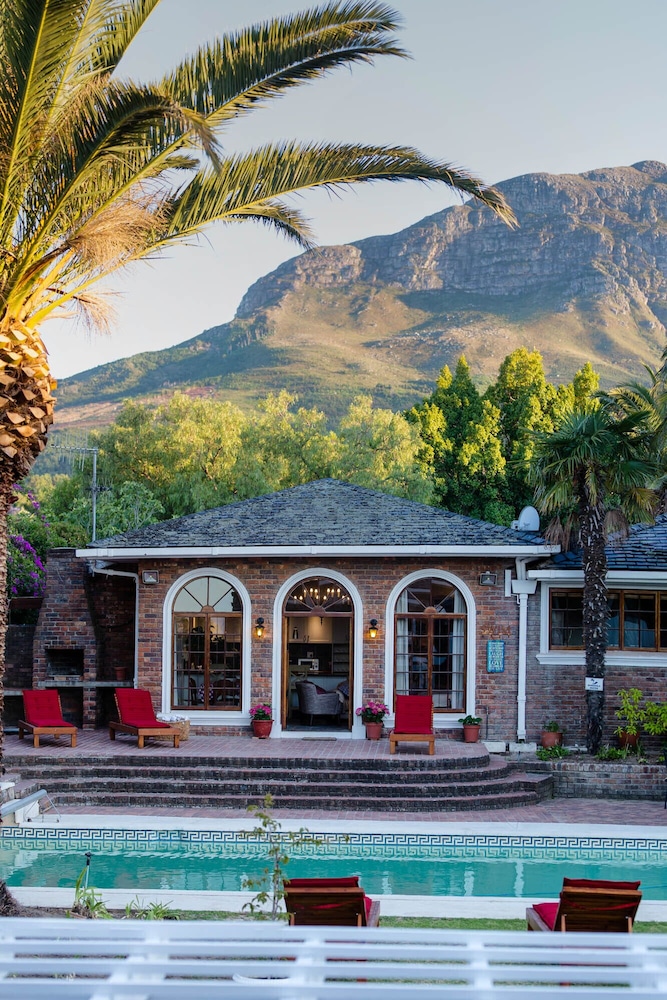 Boutique Villa 4/41