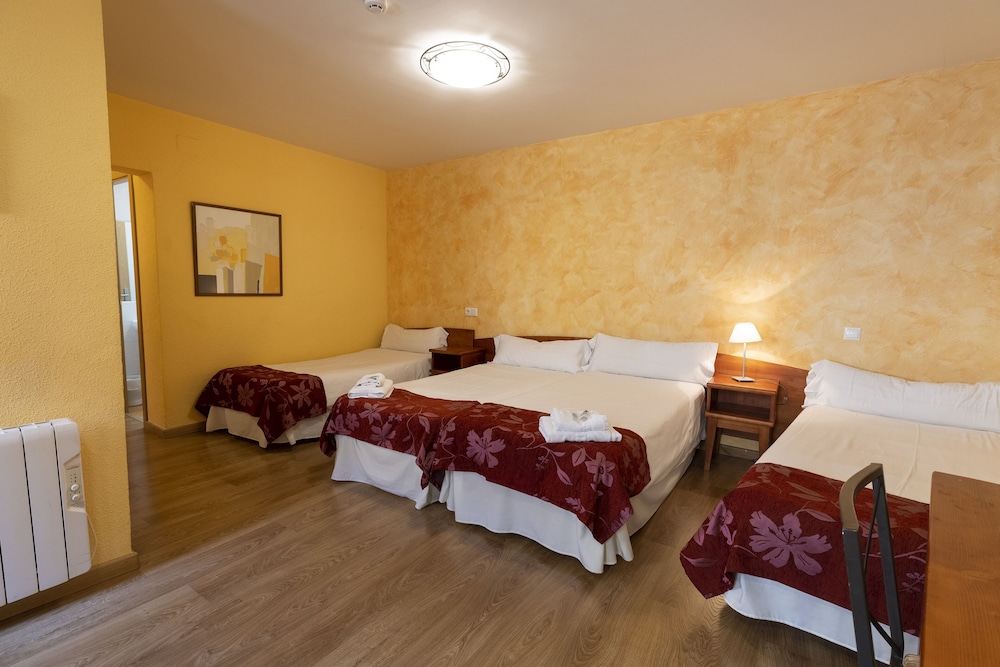 Hostal Restaurante Puerta del Alcázar 28/61