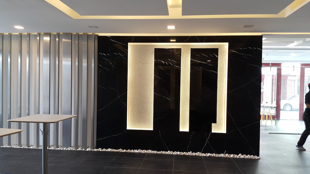 M Design Hotel At Shamelin Perkasa 17/32