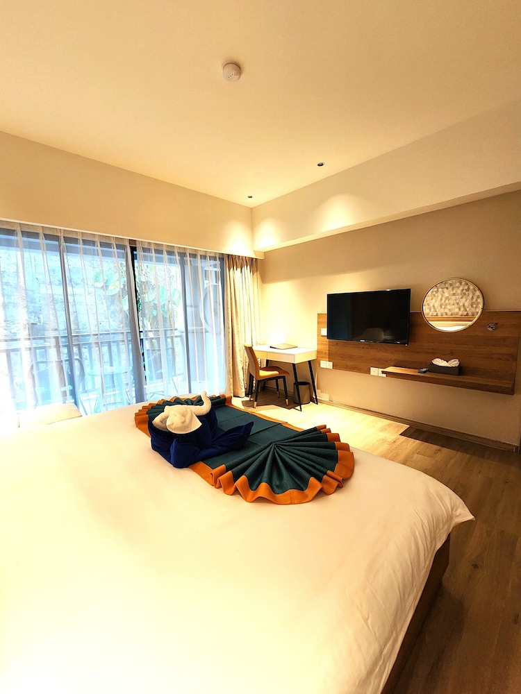 Amalthea Hotel 12/50