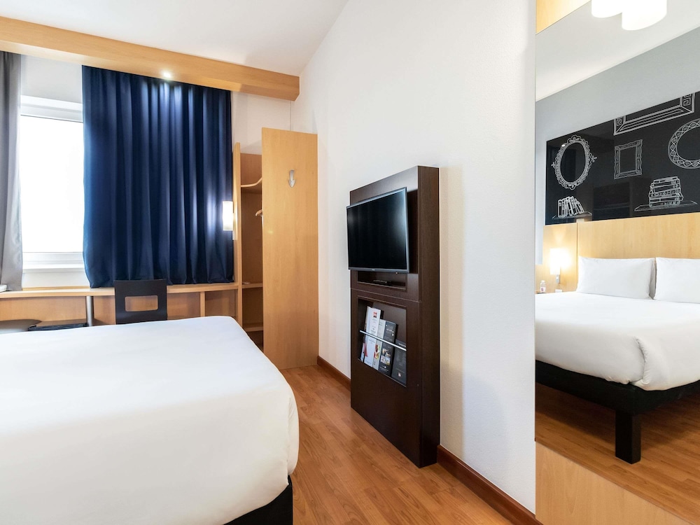 Ibis Kiev City Center 12/47