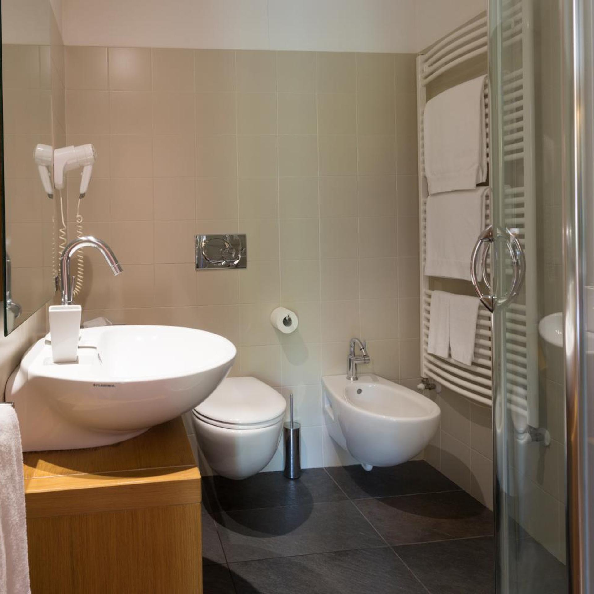 HOTEL MEUBLE SERTORELLI REIT 51/52