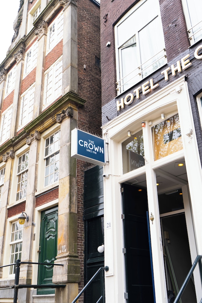 Crown Hotel 1/50