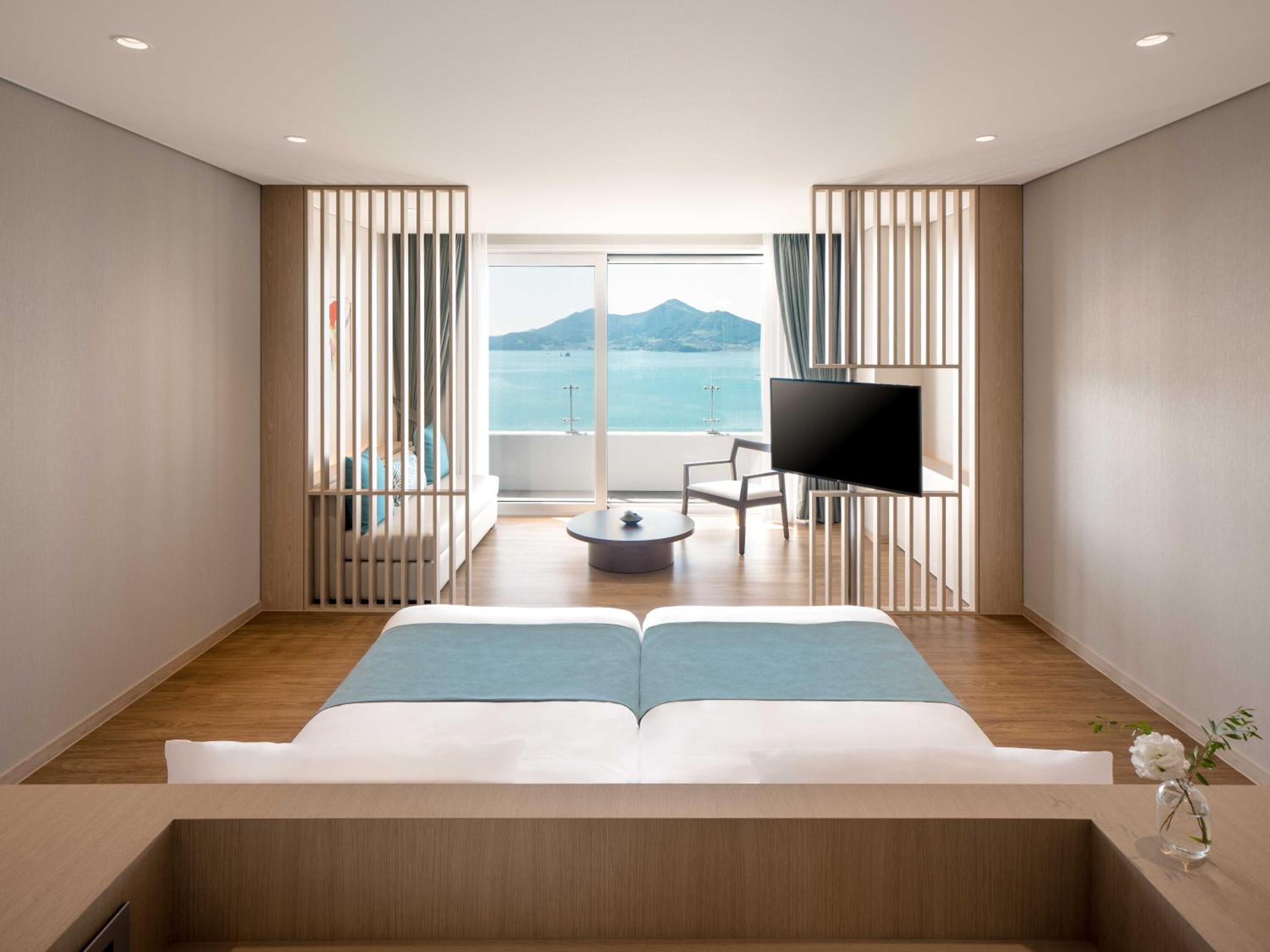Hanwha Resort Geoje Belvedere 40/45