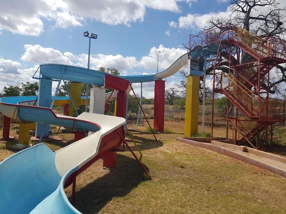 Sand River Resort 34/48