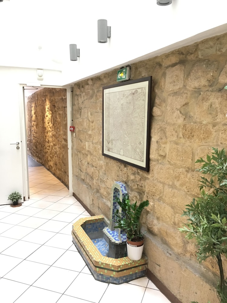 HOTEL DE LA HERSE D'OR 59/67
