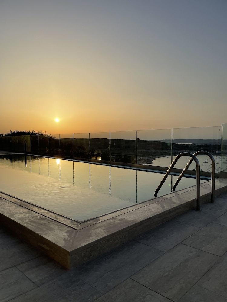 Hotel VIU57 30/36