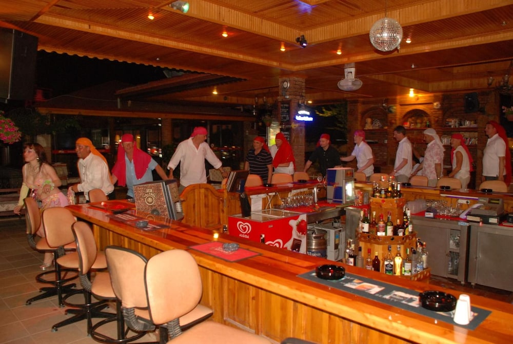 Turk Hotel 30/46