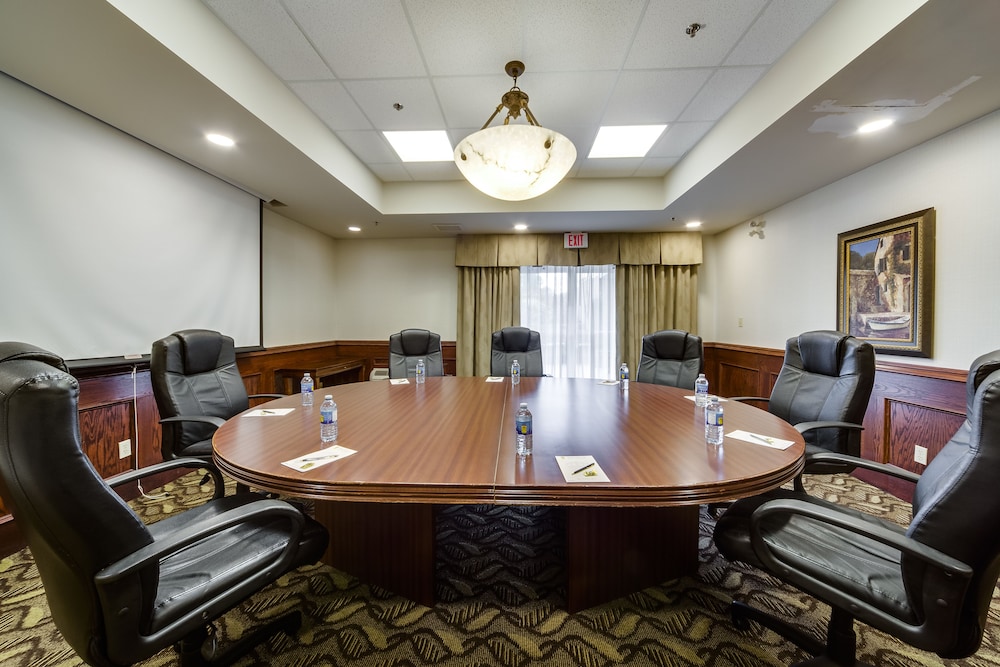 Monte Carlo Inn Vaughan Suites 59/65