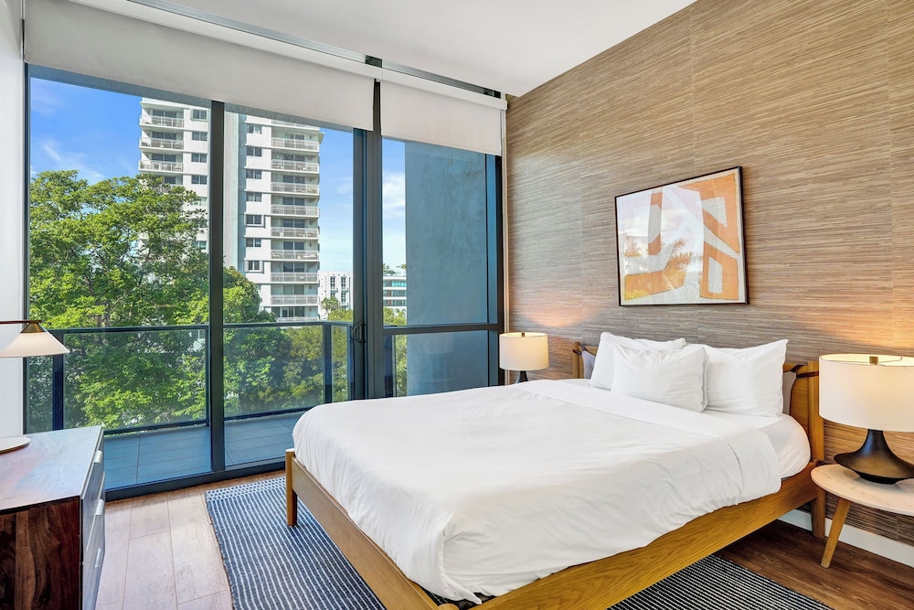 2 Bedrooms, Senior, Apartment, King and Queen Bed, City View, Sofa, Kitchen
