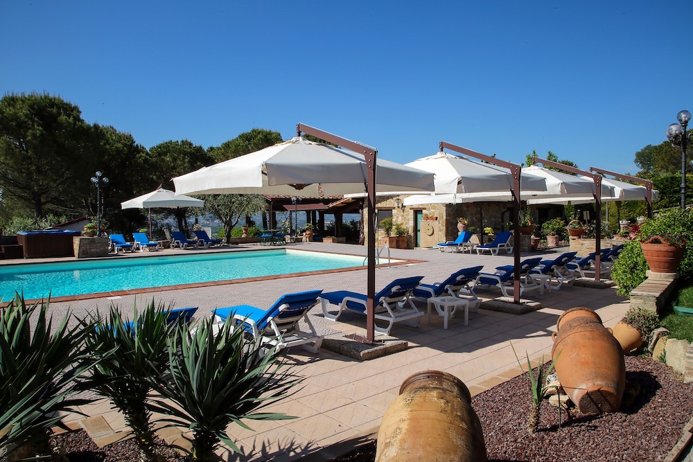 swimming pool spa